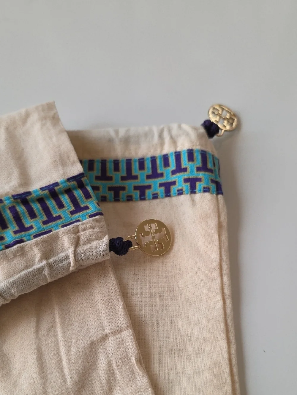 Tory Burch Canvas Drawstring Dust‎ Bags with Blue Geometric Trim. (2)